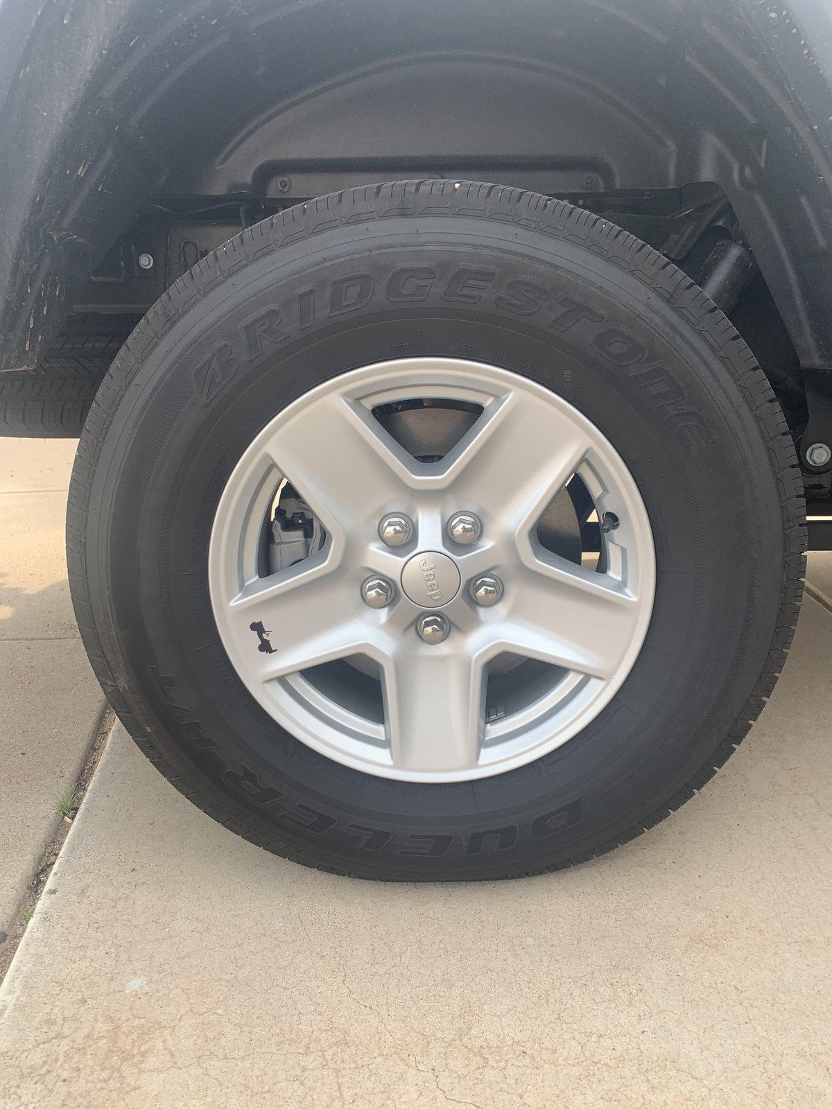 Jeep Gladiator New Gladiator Wheels and Tires 8B839F6F-7A65-49F4-9179-F811EB7AD08B