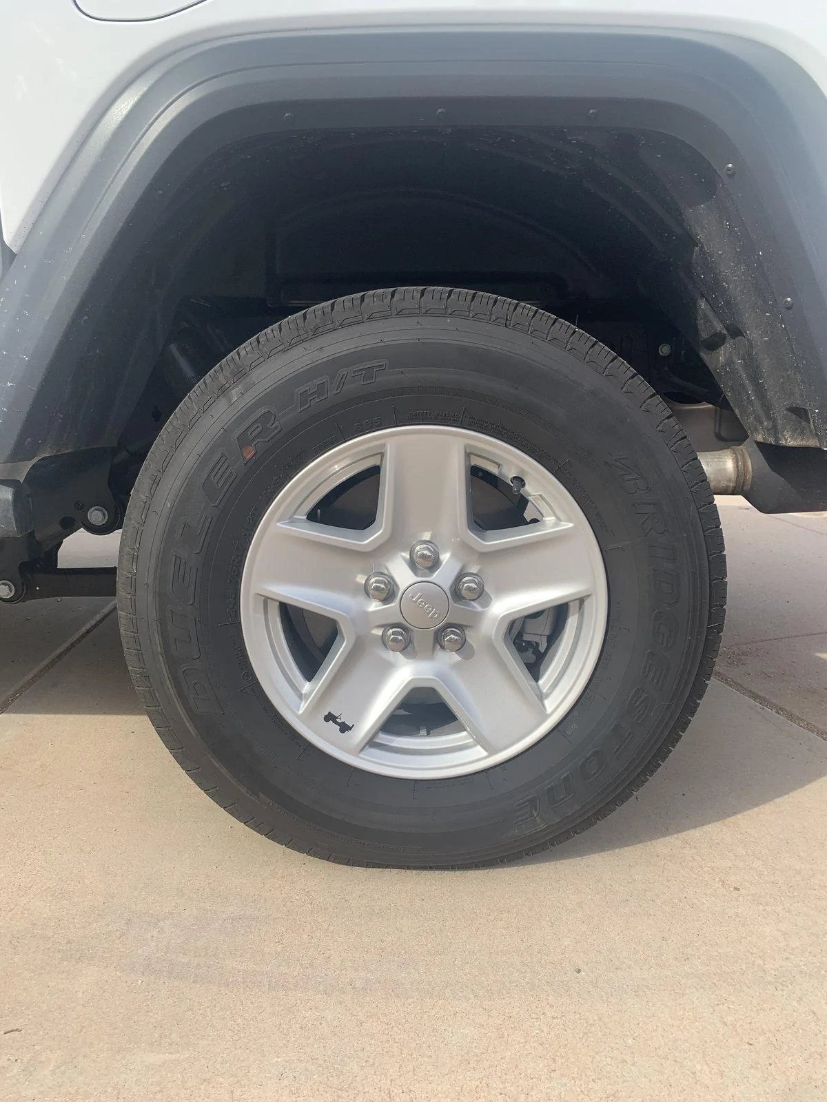 Jeep Gladiator New Gladiator Wheels and Tires 39217561-457A-4691-AA31-2FF4155518F9