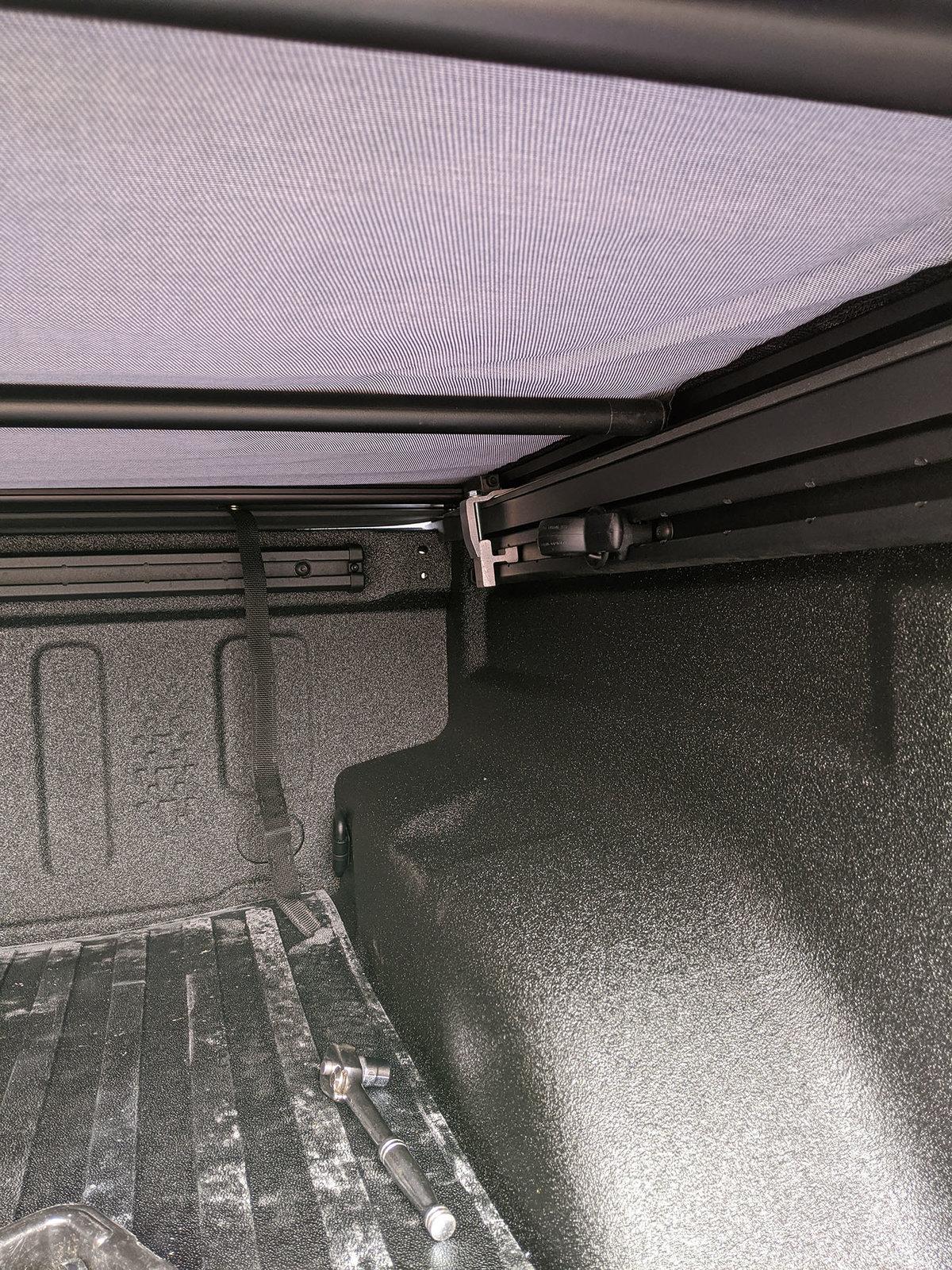 jt tonneau front clamp.jpg