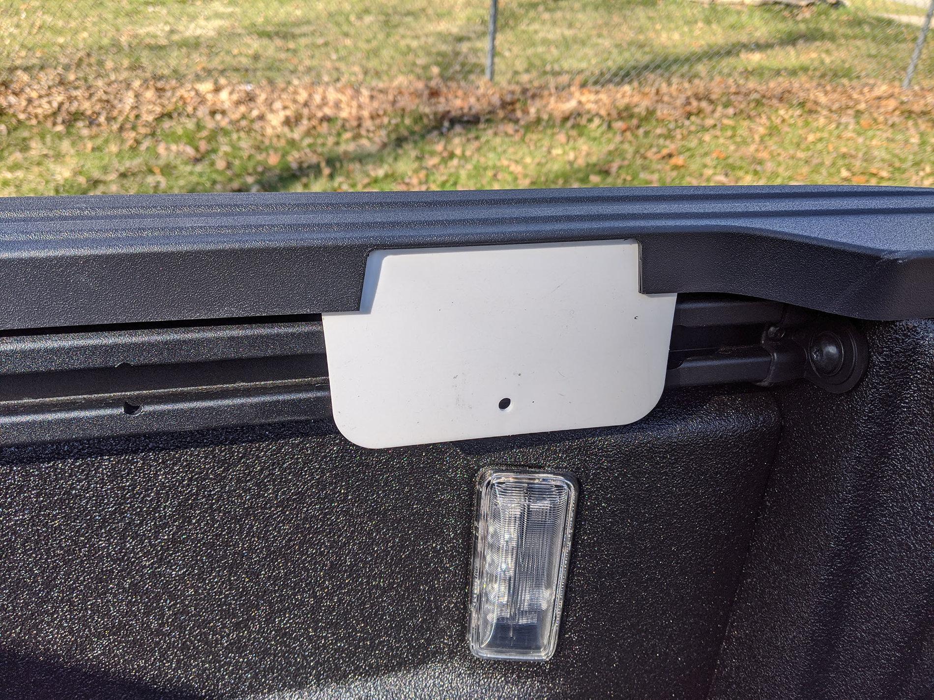 jt tonneau rail cut.jpg