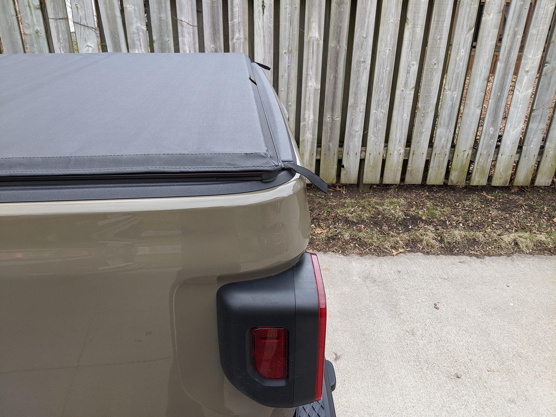 jt tonneau rear corner 2.jpg