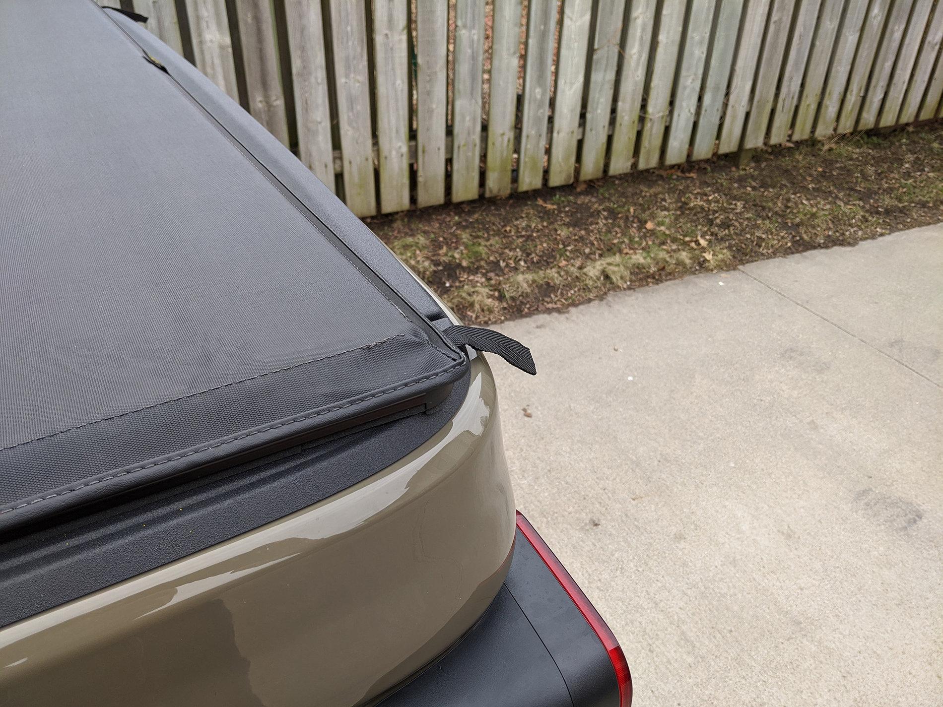 jt tonneau rear corner.jpg