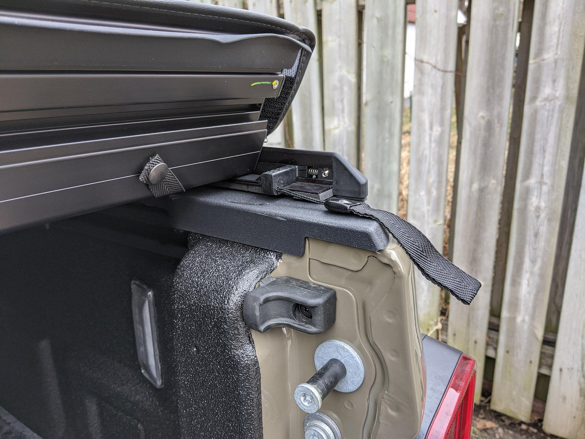 jt tonneau rear rail latch 2.jpg