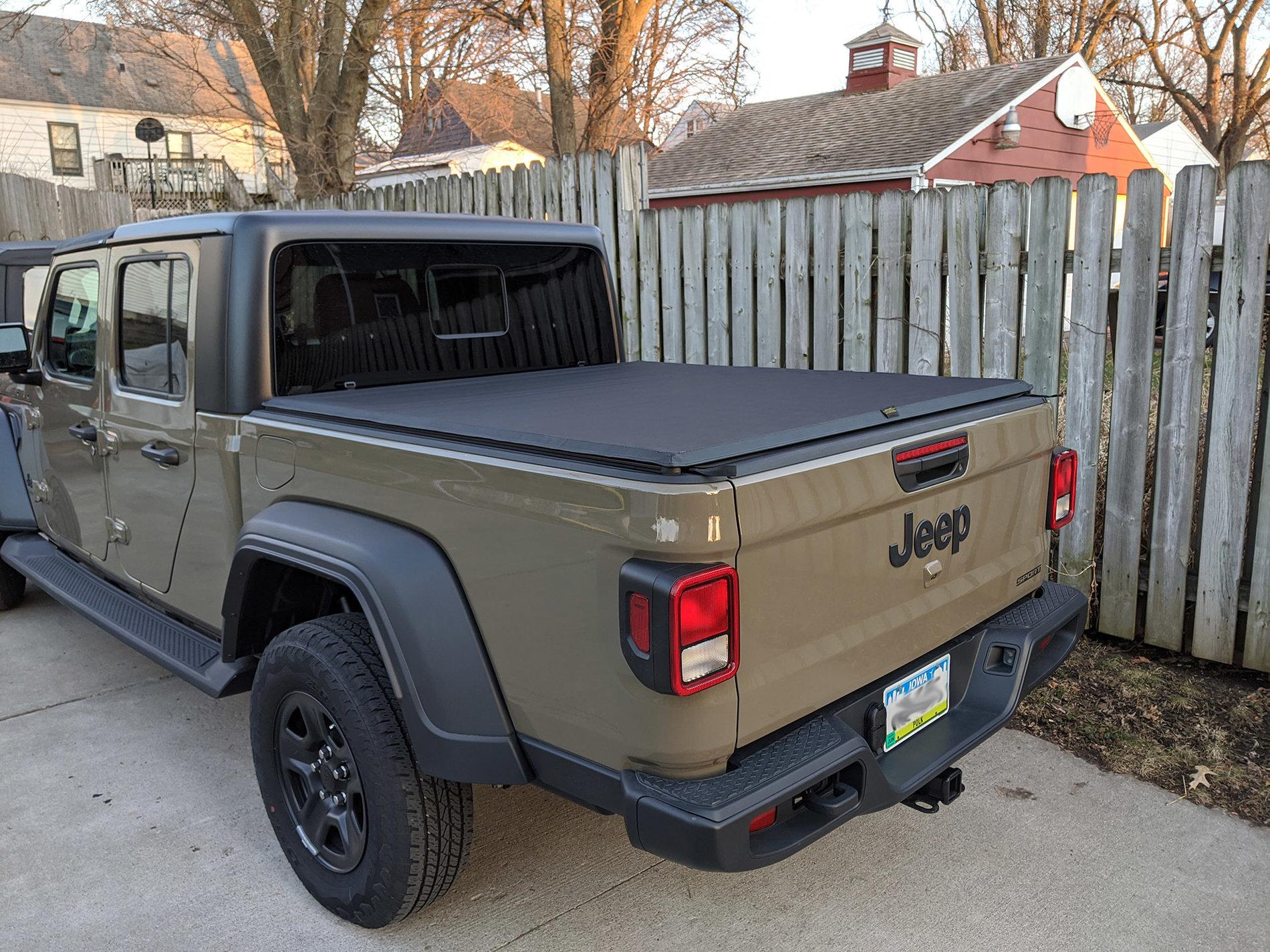 jt tonneau.jpg