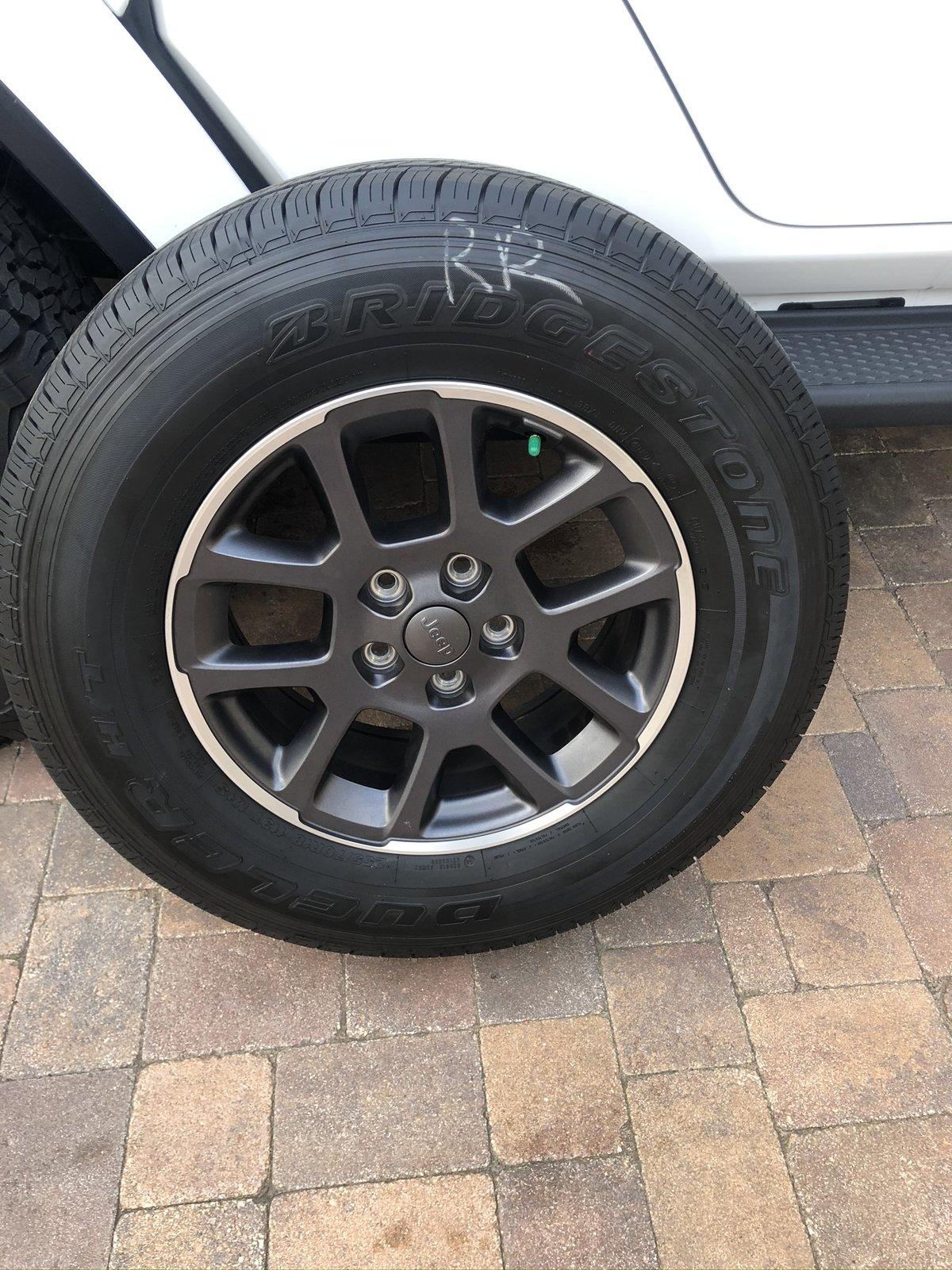 Jeep Gladiator $800 - WTS Overland Wheels and Tires (4) 100 miles 052C6933-DBB1-4889-A7AA-306336B9784B
