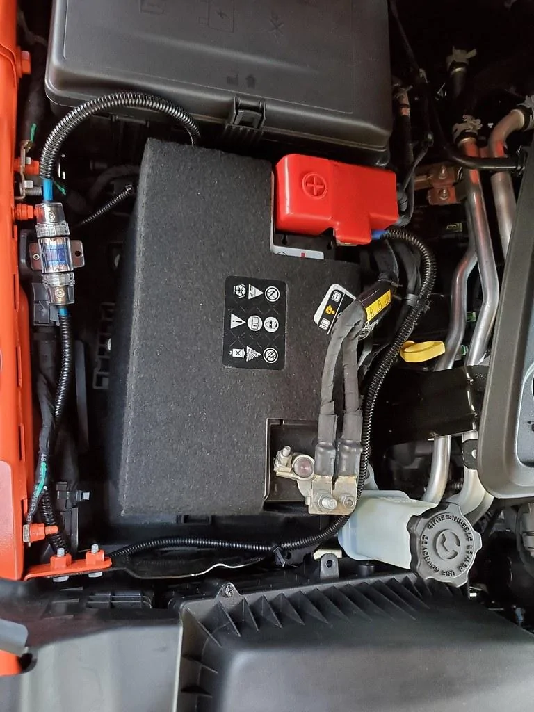 Jeep Gladiator Stealth Amp Sub Install (under dash) 49689783806_db00a77bac_