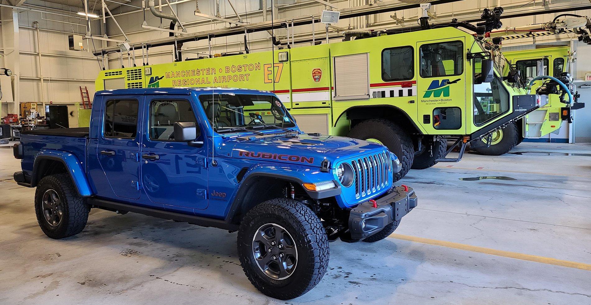 Jeep Gladiator HYDRO BLUE PEARL Gladiator JT Club Gladiator