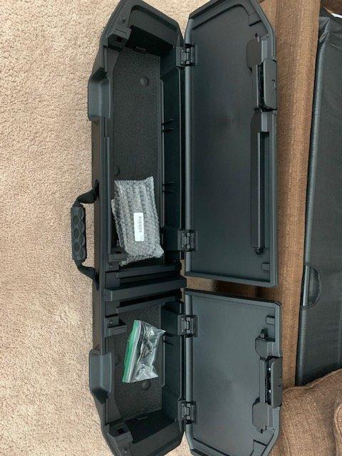 Jeep Gladiator Lockable rear storage bin 12