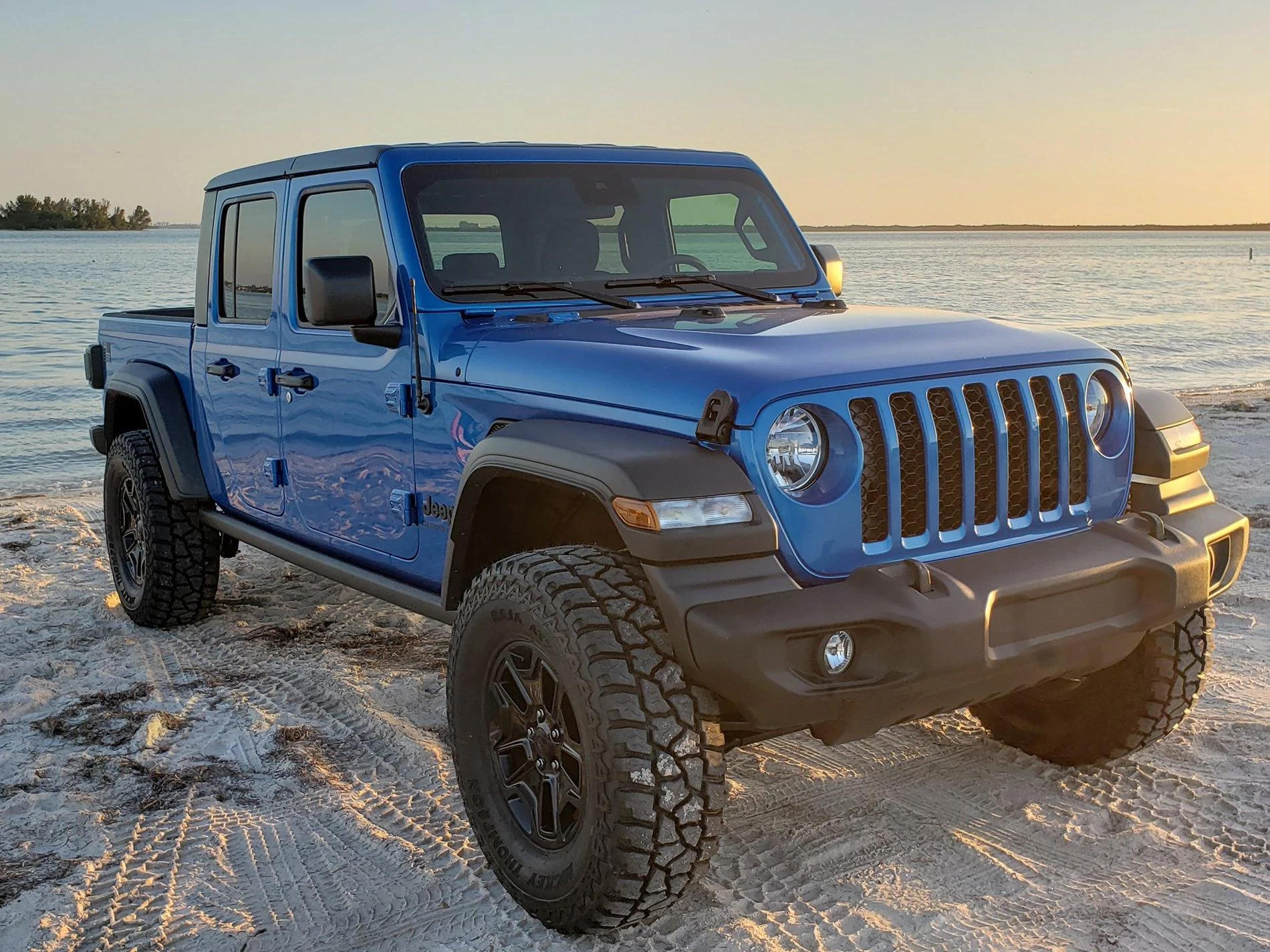 Jeep Gladiator HYDRO BLUE PEARL Gladiator JT Club 90556756_10221233085081252_5558499910879281152_o