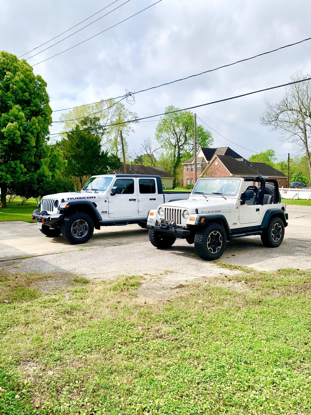 Jeep Gladiator Jeeps Parking Next To Jeeps Image-2