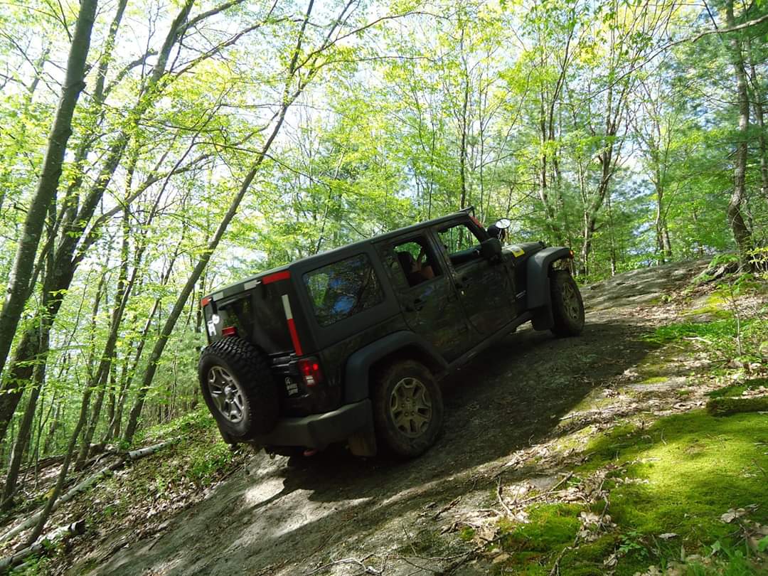 Jeep Gladiator All differences between Rubicon and Sport with Max Tow? download_20200223_151029