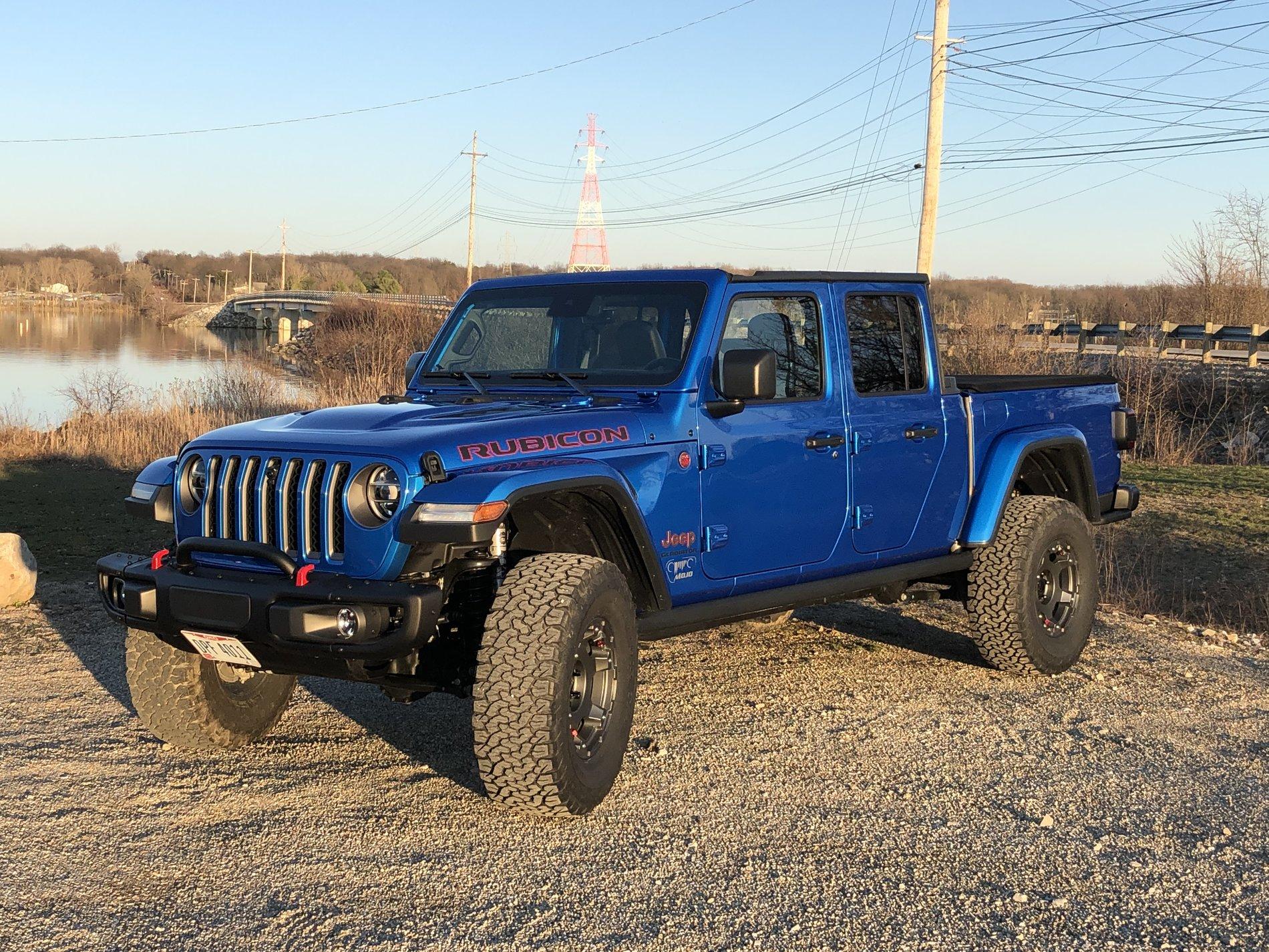 Jeep Gladiator HYDRO BLUE PEARL Gladiator JT Club 282D6DA7-96BC-4F36-AA88-1090E553BEE2