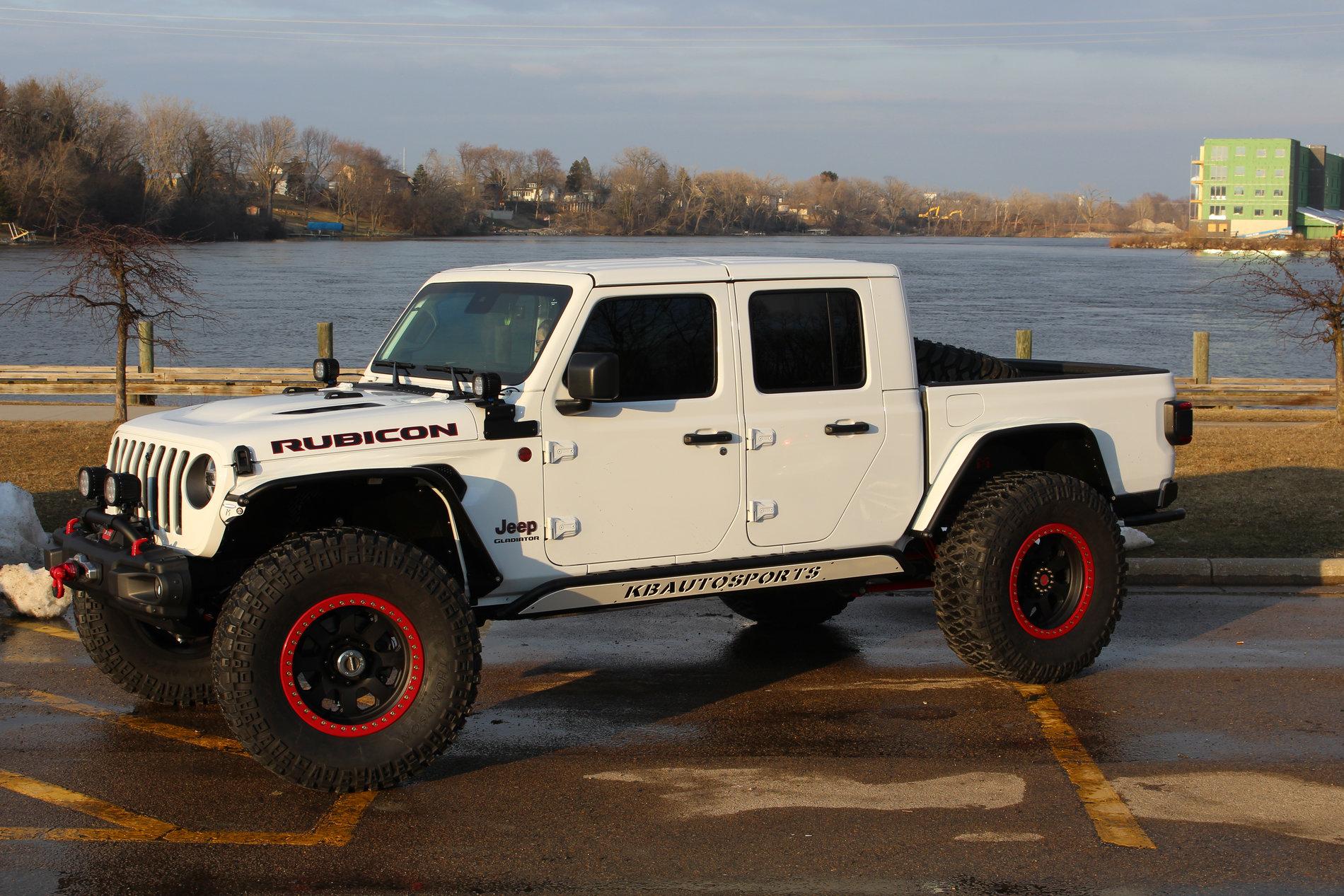 Jeep Gladiator Lets see all those Gladiators with lifts and bigger tires! 03620788-FCB8-45F7-91B8-FA25BD92854C