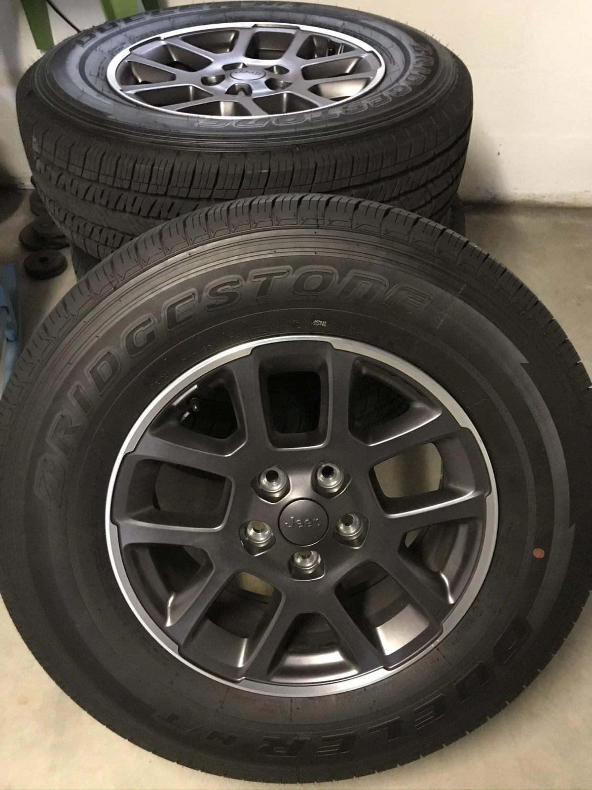 Jeep Gladiator Overland Wheels and Tires C6030BD5-DE39-431F-8616-E925BC539302