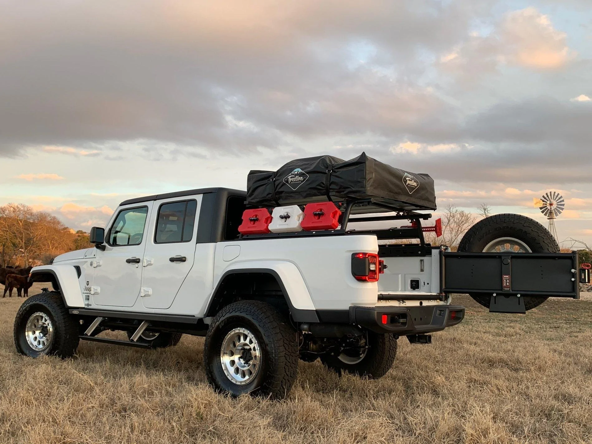 Jeep Gladiator Wilco Offroad Vertical Tailgate Mount Wilco Vertical Mount 2
