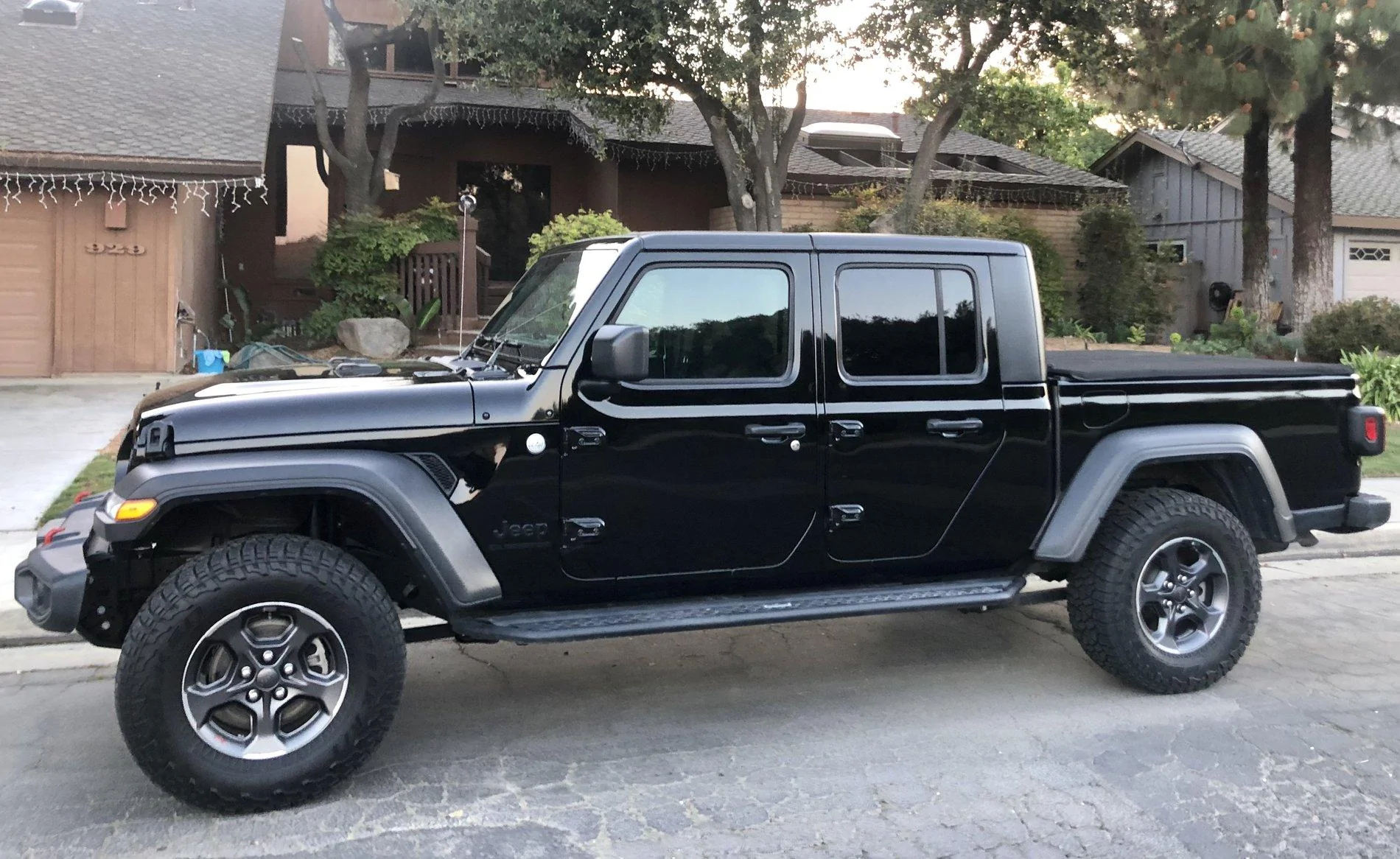 Jeep Gladiator Pic request: Sport with Rubicon Takeoffs 1AB827DC-04B2-46E7-8B31-6BFF3A70551E