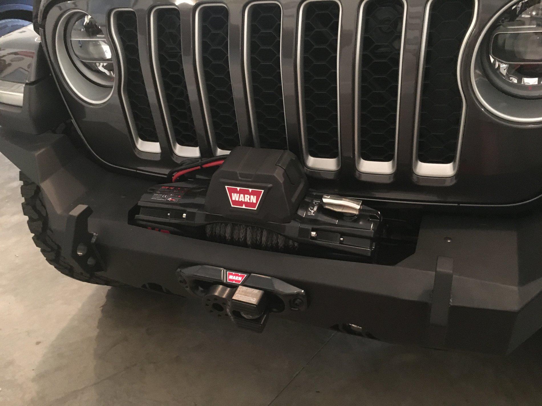 Jeep Gladiator The Overcon 78D0E3A6-20E5-4923-BA53-1E67B1554B76