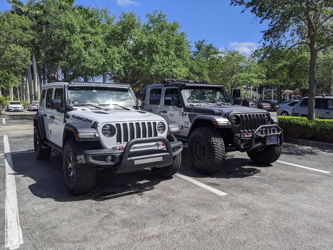 Jeep Gladiator Jeeps Parking Next To Jeeps gGCTDY3uTnbJinc3R6B6JIBdFxc8aJ0ucdfER-dHAL844AX5BO9MWNvapTWkY4GK0FmbUOakqTid6OaHYw=w1098-h824-no