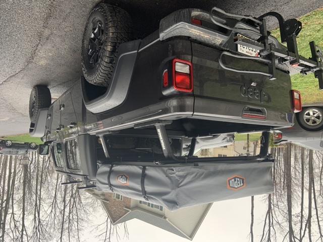 Jeep Gladiator FS: Yakima outpost universal bed rack system 405EA06F-4C92-4F69-A693-FA96BEE80DF2