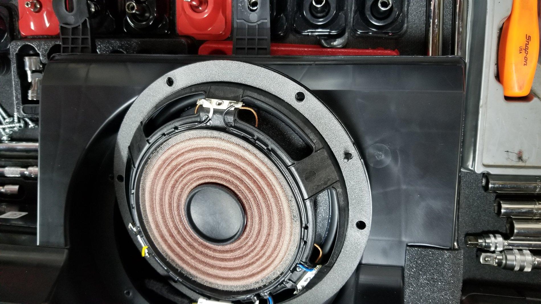 Jeep Gladiator Premium subwoofer upgrade. 20200328_133450