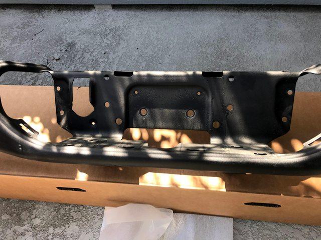 Jeep Gladiator FS: Rear Rubicon Steel bumper w/red tow hooks xKwkDWVl