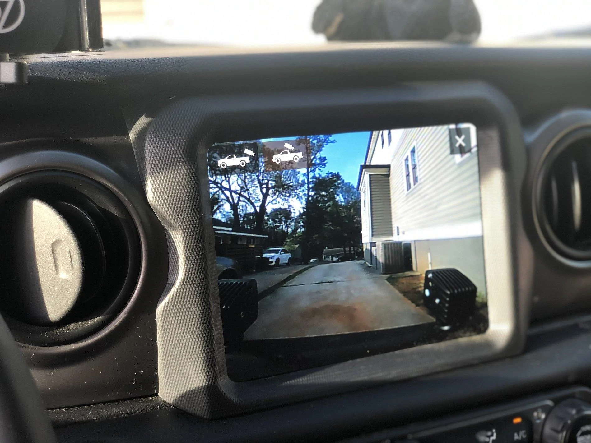 Jeep Gladiator Factory trail camera install? BF464948-6EB5-40CF-A5CE-AFB9E676A944