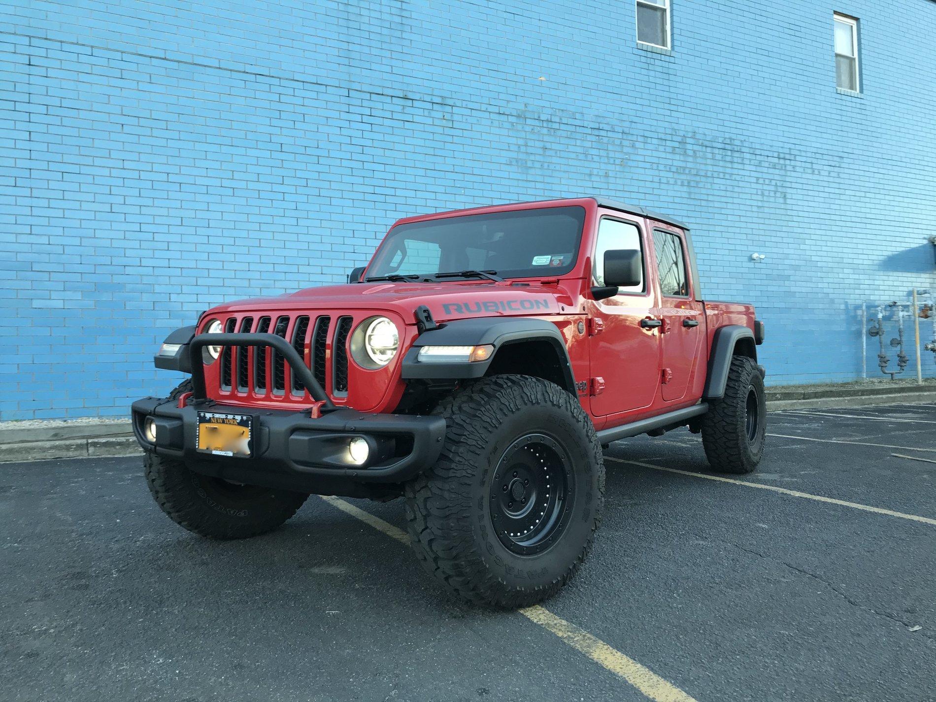 Jeep Gladiator FIRECRACKER RED Gladiator JT Club 0F7248E8-69AF-4EC5-A371-800253F501F9_1_201_a