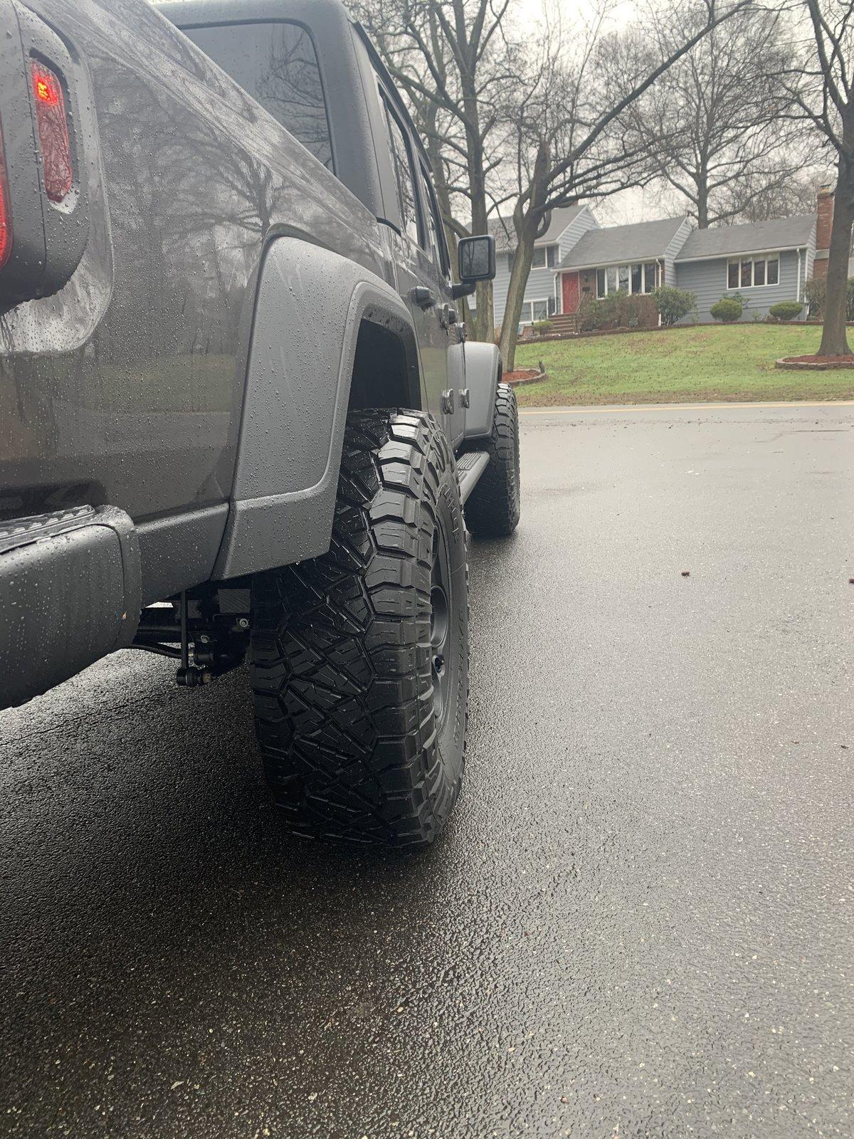 Jeep Gladiator what wheel spacer: Teraflex or spidertrax CB5C5600-54D0-433E-9206-365CDA98E384