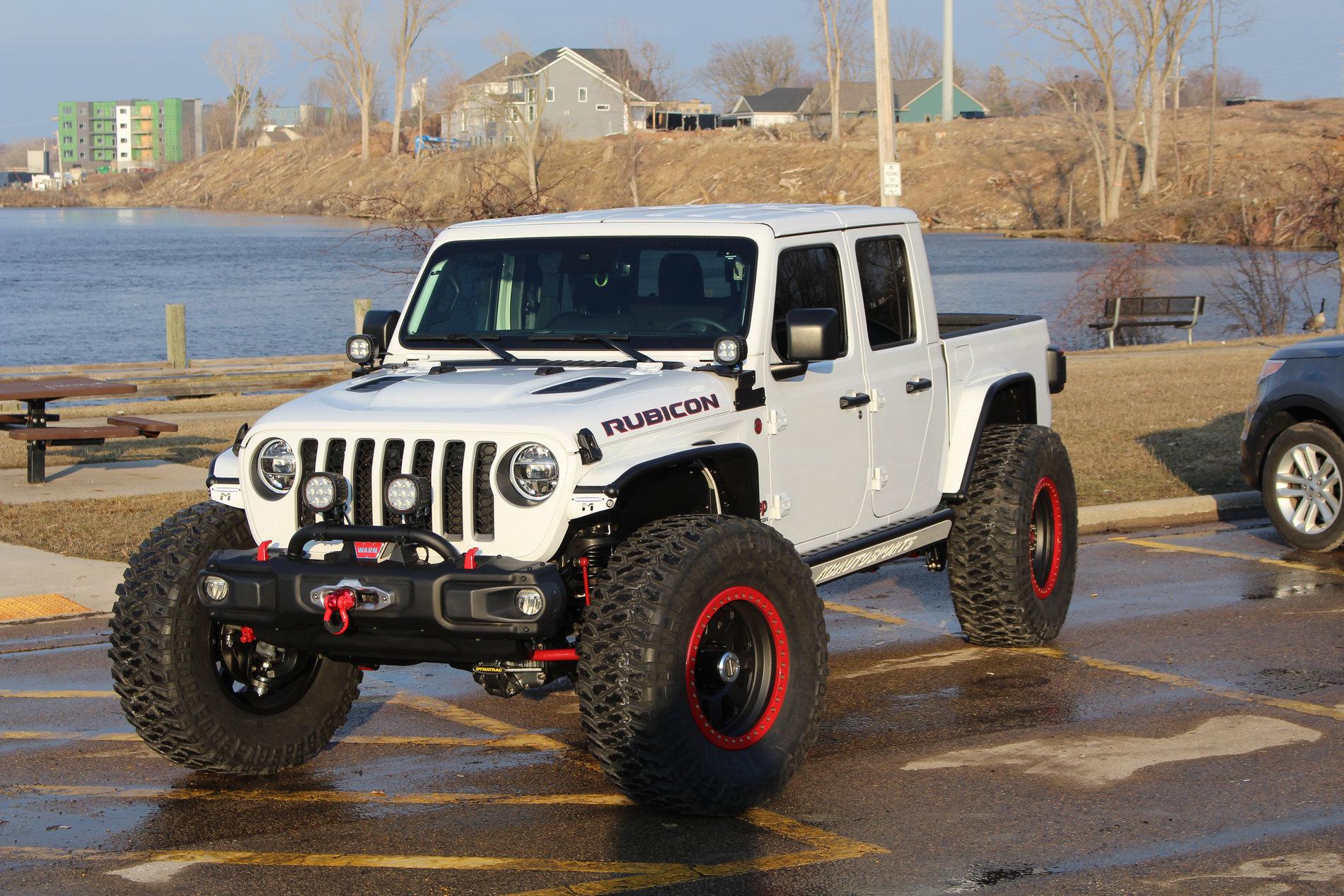 Jeep Gladiator BRIGHT WHITE Gladiator JT Club 1621B368-3A35-45C0-A03B-2FECB476E54C