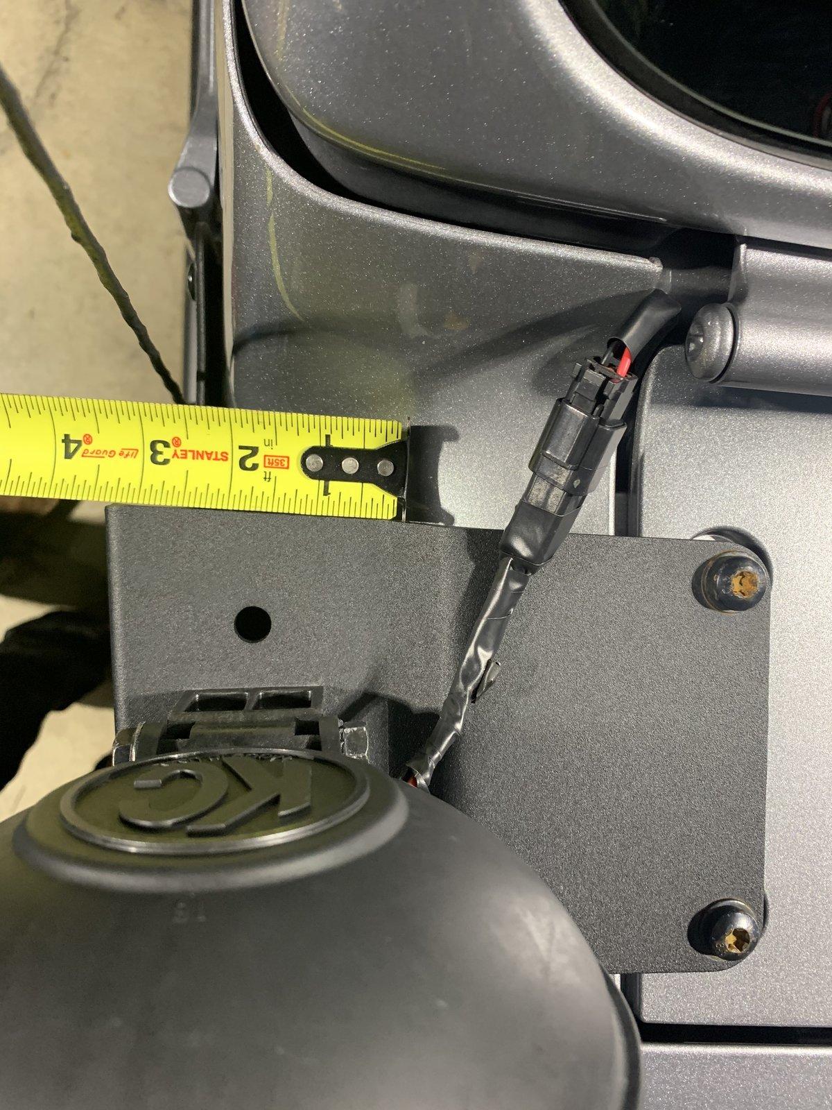 Jeep Gladiator Anybody mounted a CB? ED4B4222-6B1F-4350-A606-1BDA89854551
