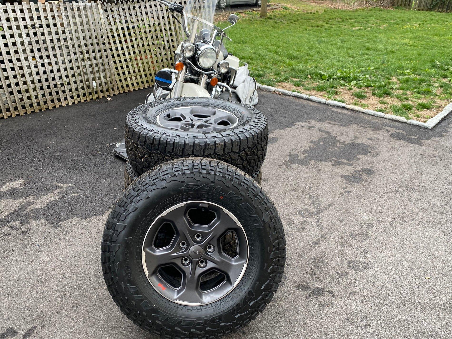 Jeep Gladiator 4 New tires and rims 7A6FBF00-8104-4A1A-B6E3-10D639B3522B