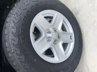 Jeep Gladiator Sport S Silver Wheel weight? 45D2D927-491F-407F-8563-D2553B347403