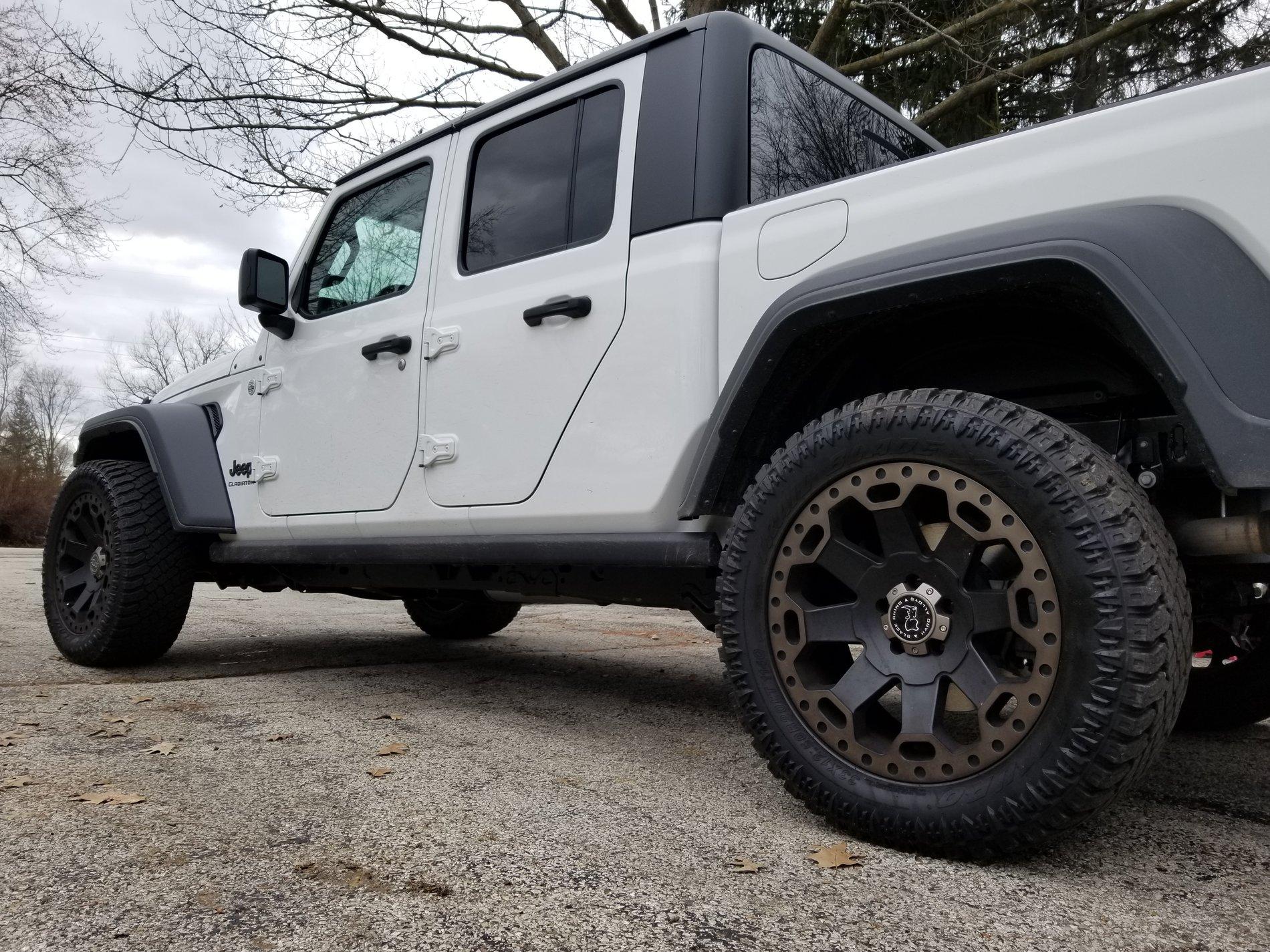 Jeep Gladiator 35" spare tire issue 20200330_153514