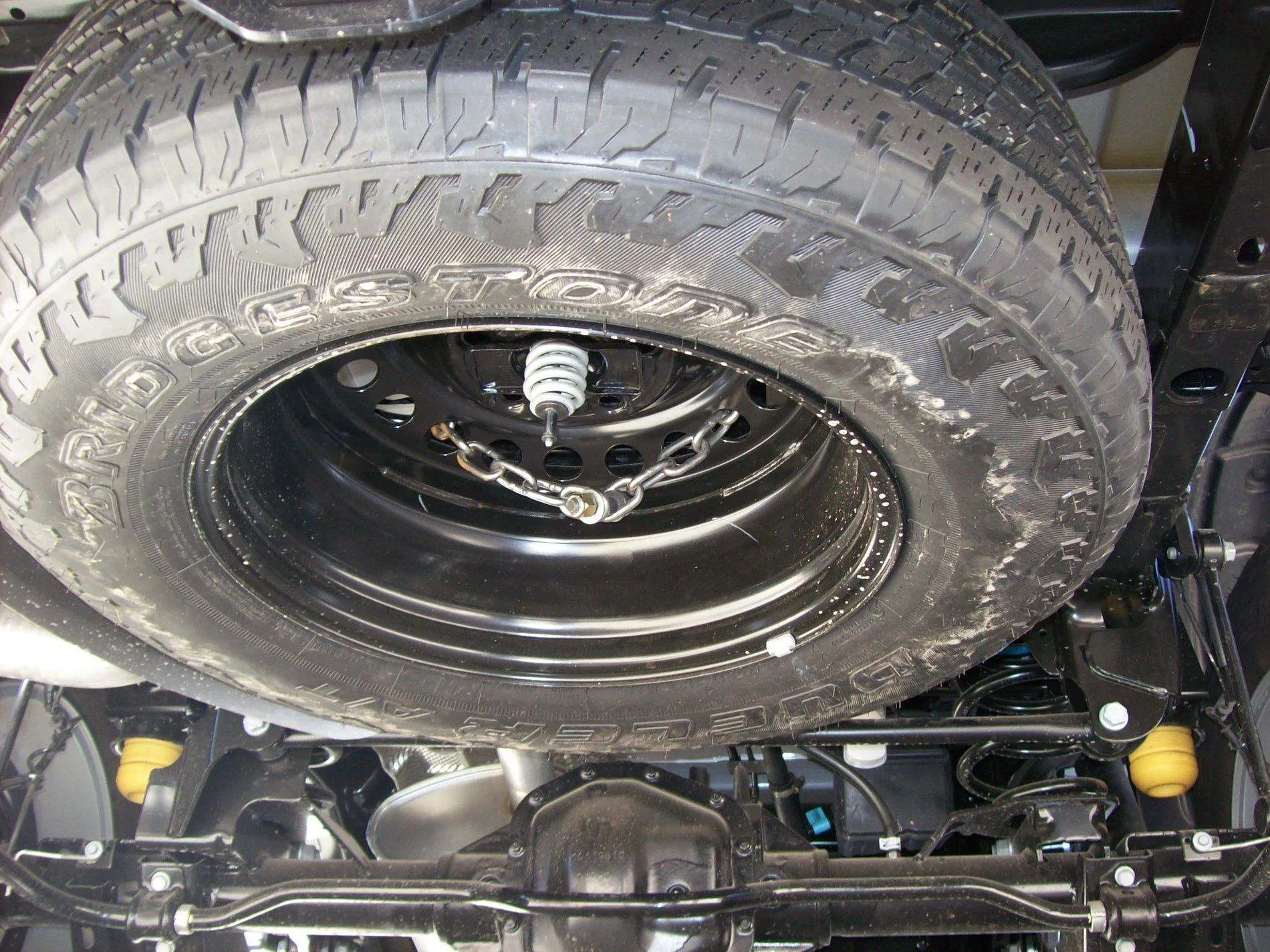 Jeep Gladiator Secure that spare tire! 101_1636