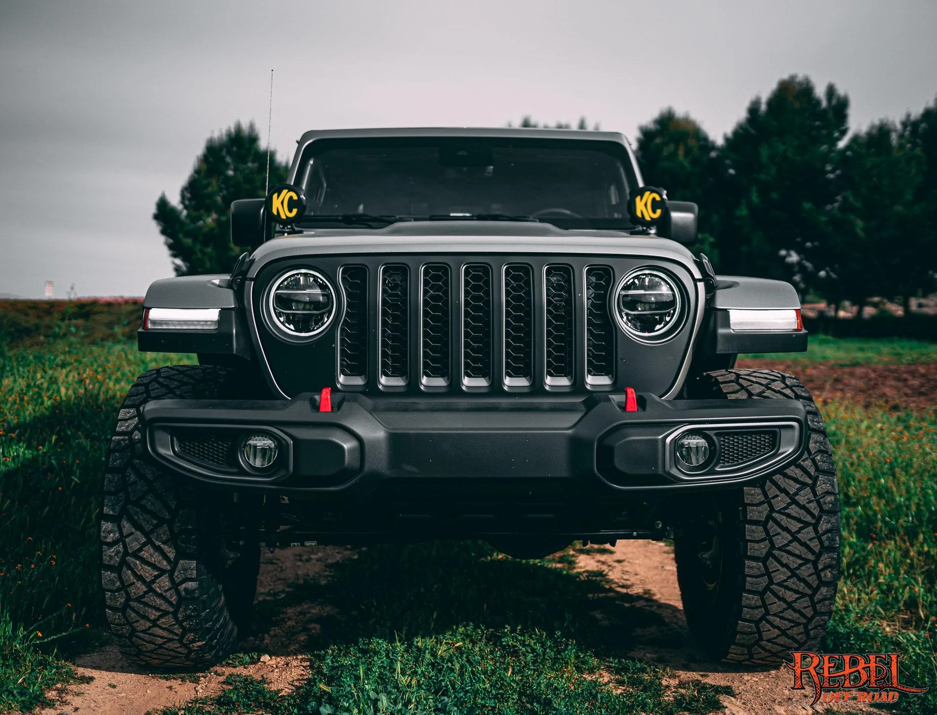 Jeep Gladiator 2020 Jeep Gladiator Brushed Aluminu with XPLOR Half Rack RebelOffRoad-00668