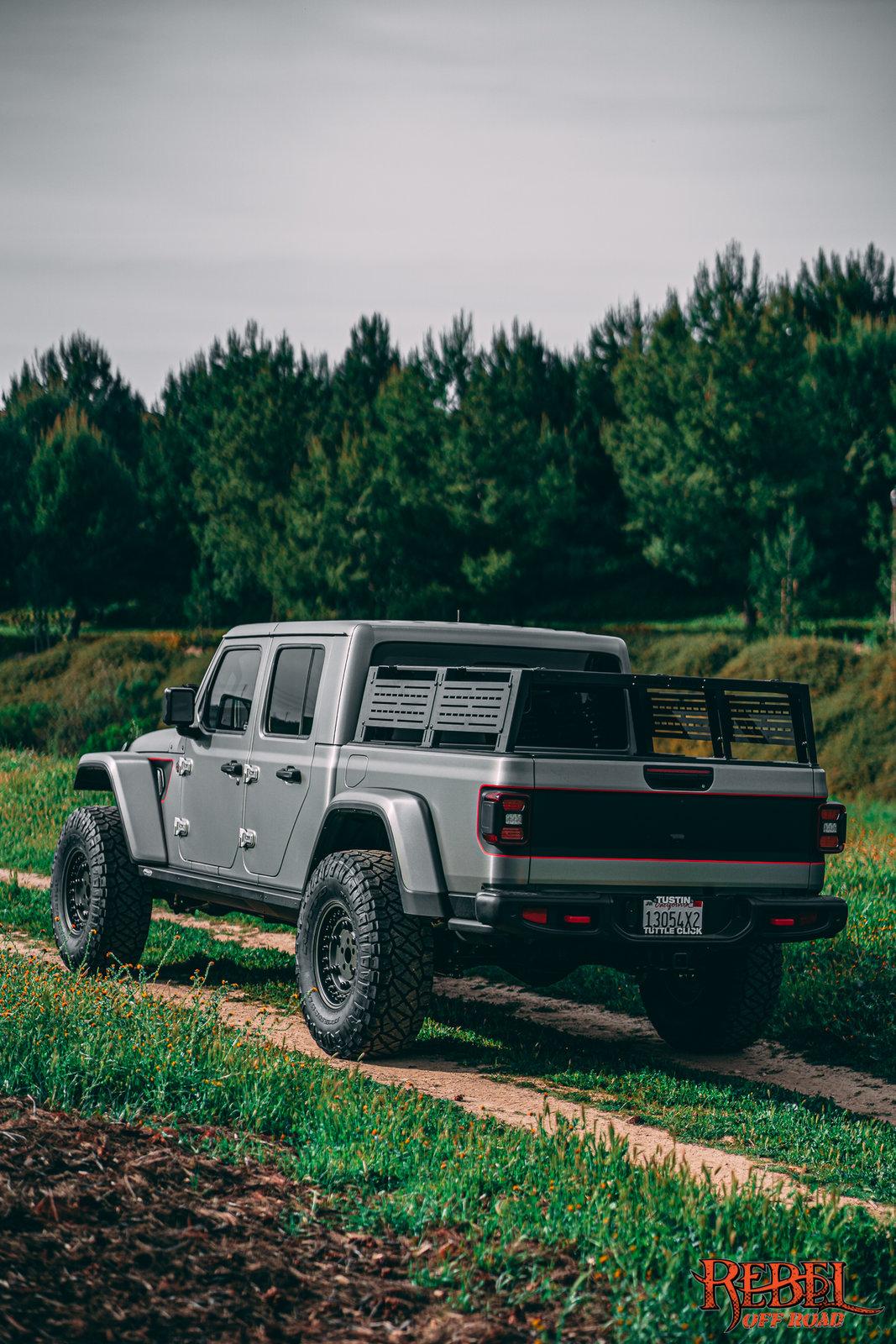 Jeep Gladiator 2020 Jeep Gladiator Brushed Aluminu with XPLOR Half Rack RebelOffRoad-00735