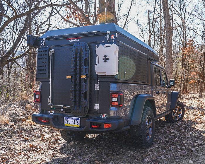 Jeep Gladiator Alu-Cab Canopy Camper EB535671-B9C8-4A70-9E65-0746EFA0BB80