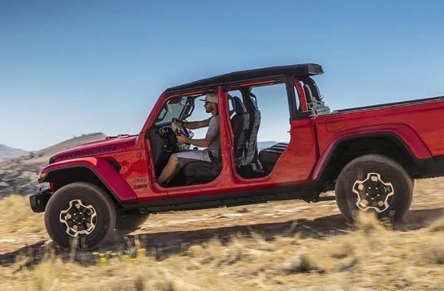 Jeep Gladiator Gladiator not designed for half doors? A73D101F-3E8B-4E26-85D3-DFA723B9C3D9