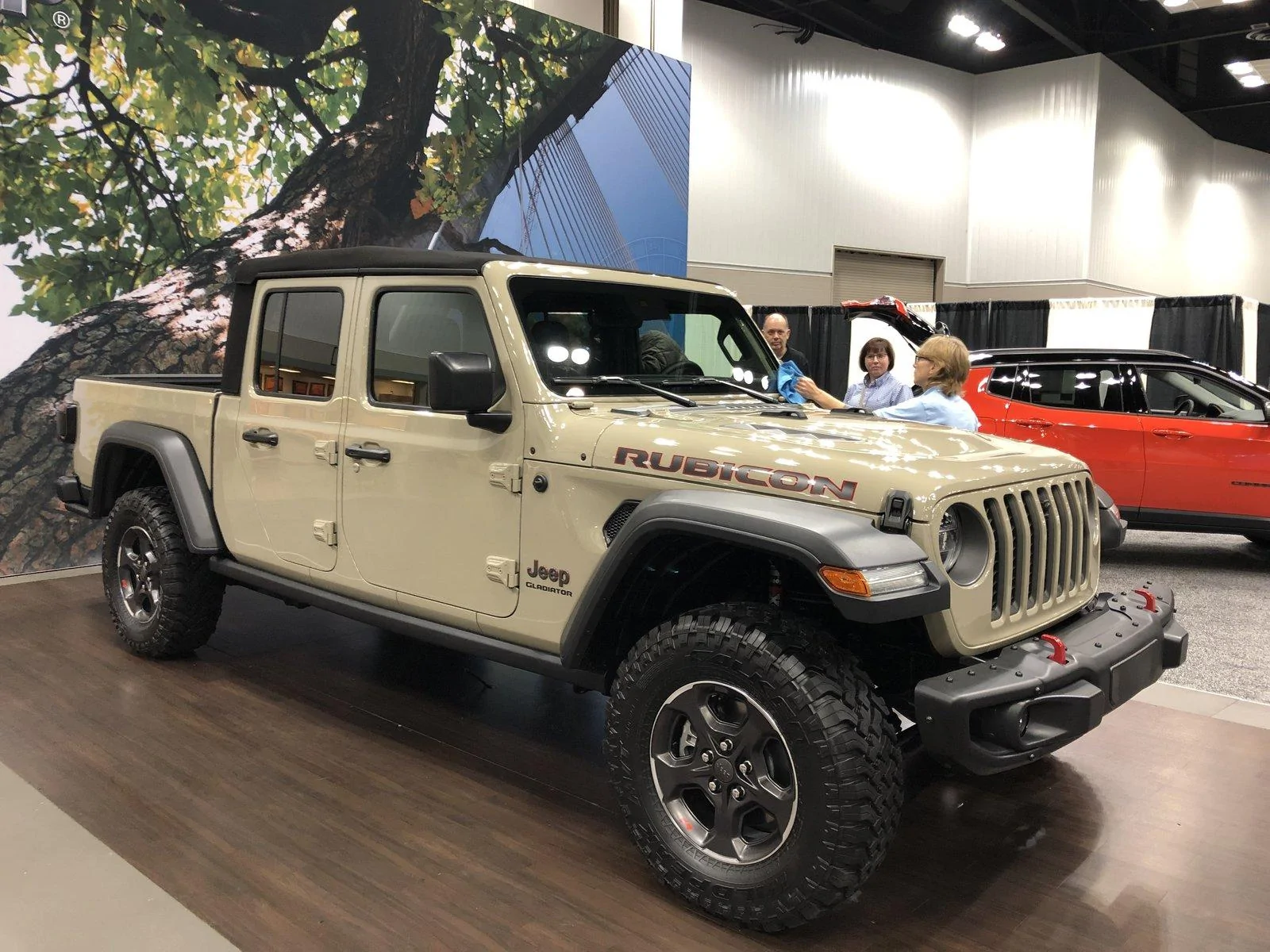 Jeep Gladiator Indy Auto Show DB800AB3-8272-422E-B15A-627E2164E435