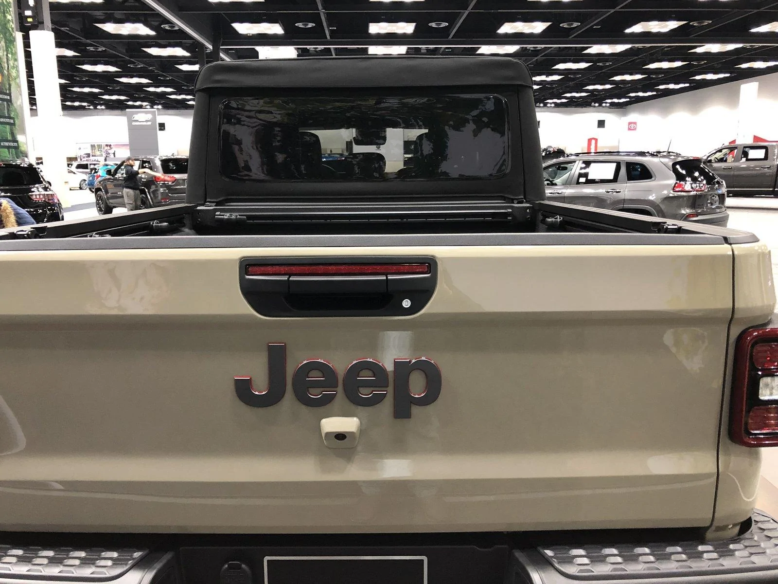 Jeep Gladiator Indy Auto Show EF6118F5-C3B4-4A7D-A8C6-75BCEBF7D41E