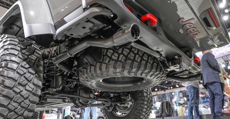 Jeep Gladiator 37-inch spare tire solution for running around town and easy trails? 2020-Jeep-Gladiator-