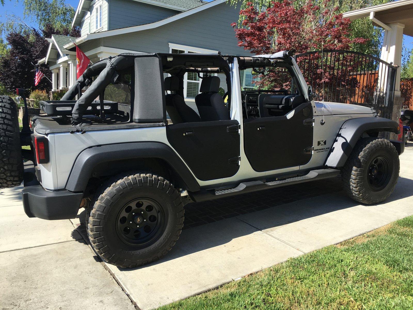 Jeep Gladiator Current and former Jeep owners BE8CB2AA-DBB3-4D69-9FAB-EAB4FA4326E1