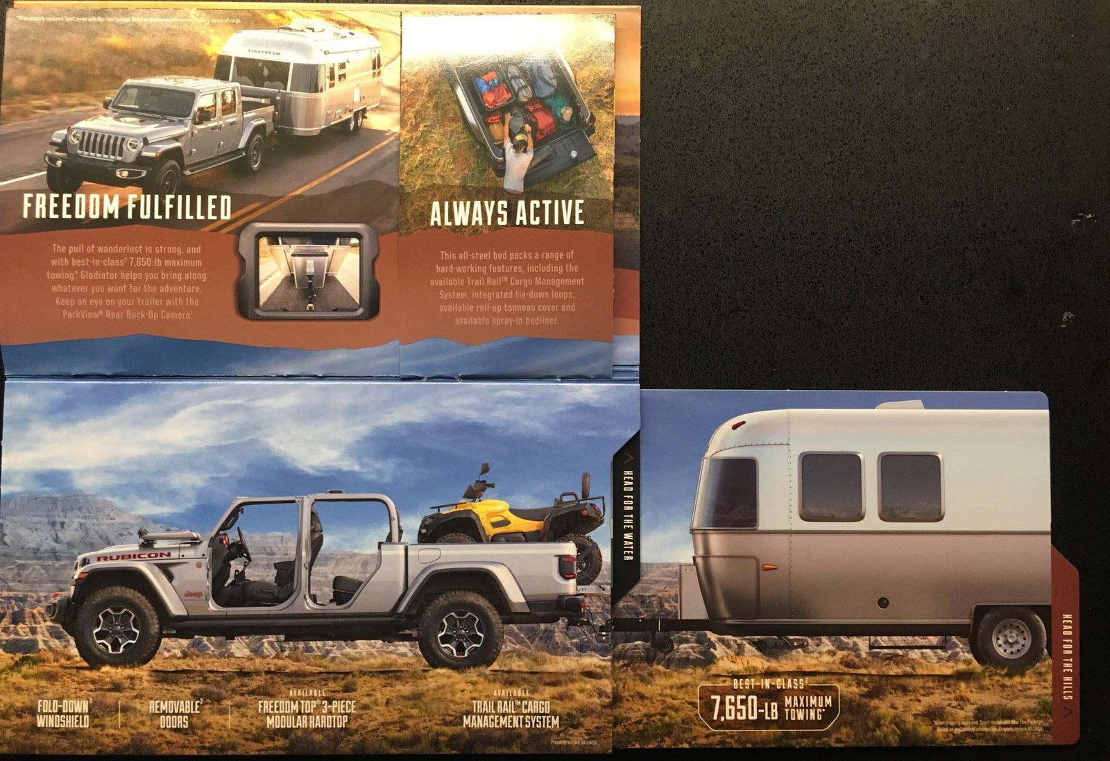 Jeep Gladiator Gladiator brochure with multi-tool D8FCD3DF-6FDC-41D9-9ED2-E505BF2848CF