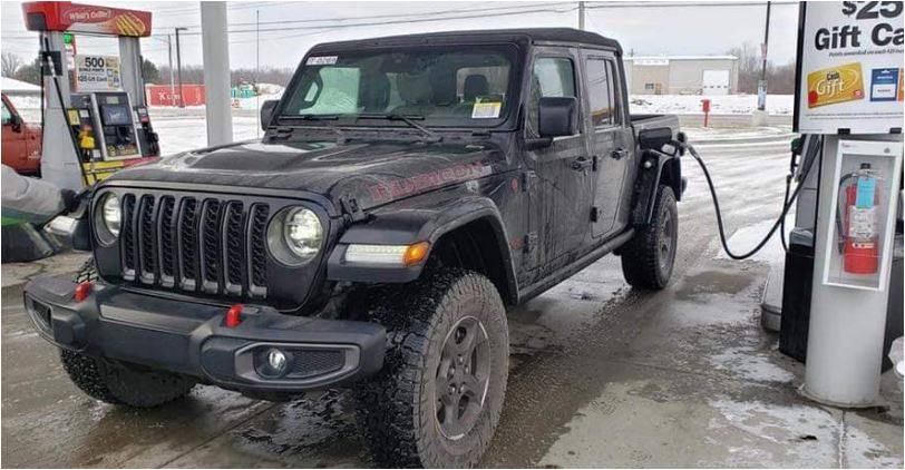 Jeep Gladiator BLACK Gladiator JT Club 49204717_10161575739780529_2792422486992486400_n