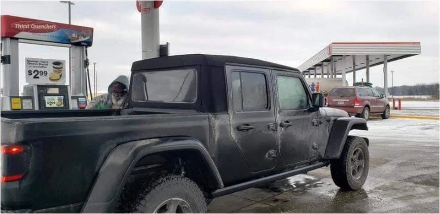 Jeep Gladiator BLACK Gladiator JT Club 49211342_10161575740055529_9064324922527973376_n