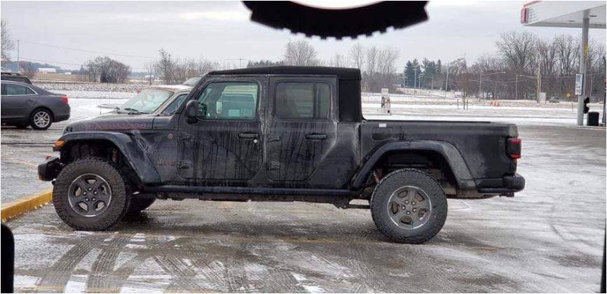 Jeep Gladiator BLACK Gladiator JT Club 49345083_10161575740075529_3685757083057127424_n