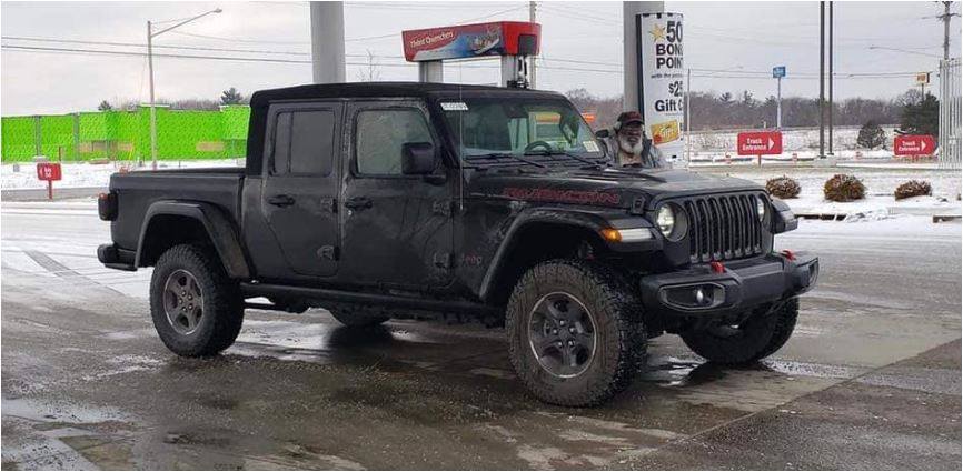 Jeep Gladiator BLACK Gladiator JT Club 49806325_10161575739855529_4312576606079025152_n