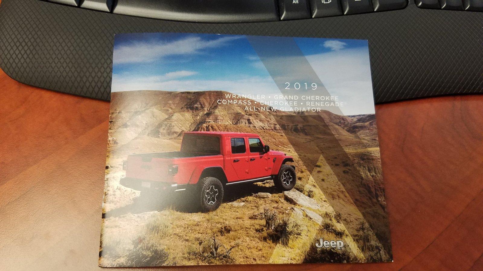 Jeep Gladiator Gladiator brochure with multi-tool 20190110_154842