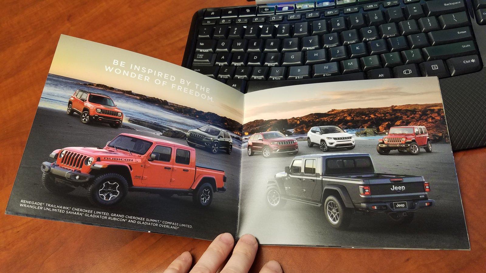 Jeep Gladiator Gladiator brochure with multi-tool 20190110_154858
