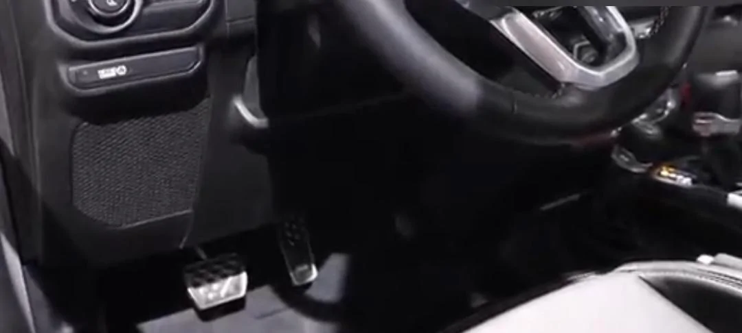 Jeep Gladiator Location of speakers 04B7E7AF-07D1-4D0C-BE1A-3361FEF1FC79